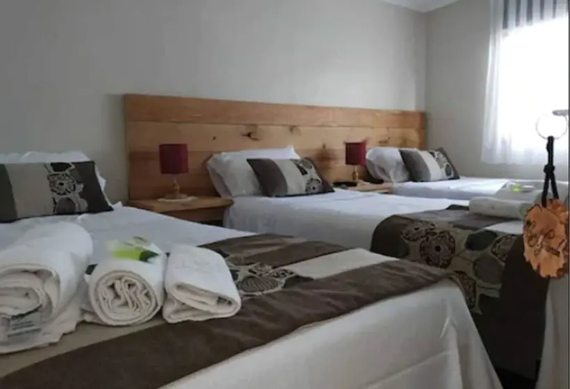 اتاق استاندارد سه نفره, Hostal Casa Miranda