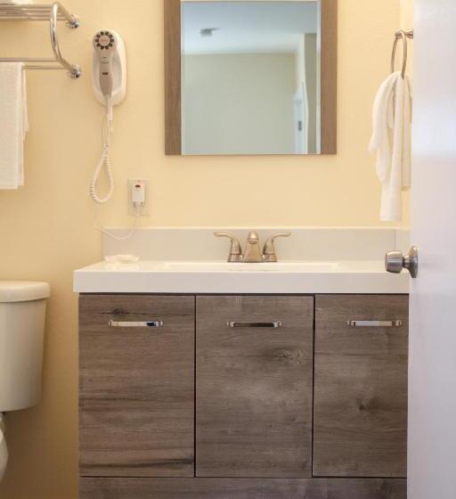 带大床的标准间, Mount Royal Inn