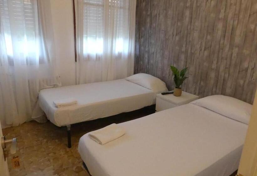 חדר סטנדרט לשלושה עם חדר אמבטיה משוף, La Cabana