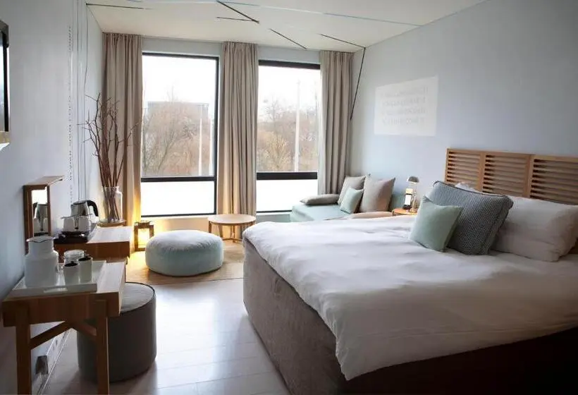 Superior-huone, Skotel Amsterdam, Hotelschool The Hague