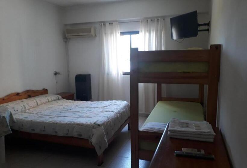 اتاق استاندارد سه نفره, Macaripana