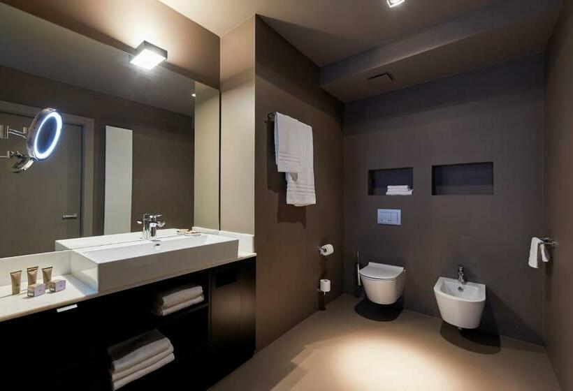 סוויטה אקזקיוטיב, Delparco