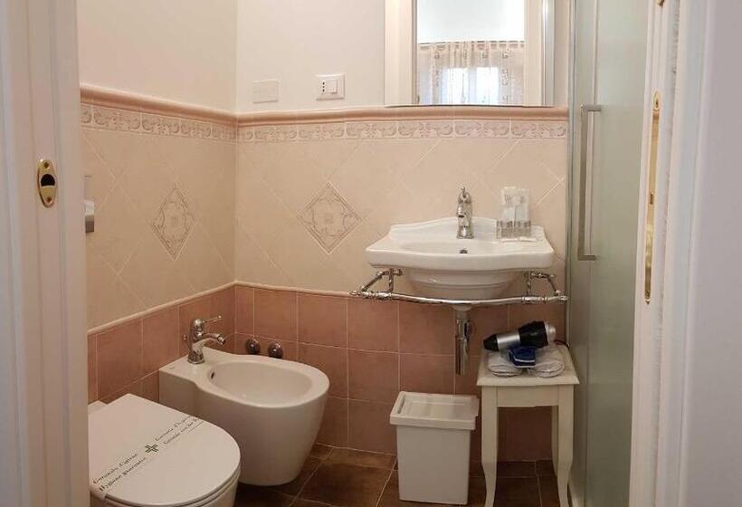 اتاق لوکس سه تخته, B&b Domvs Tva