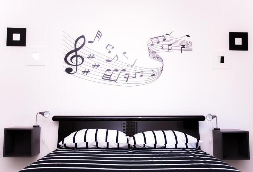 חדר סטנדרט, Quelli Della Via Gluck