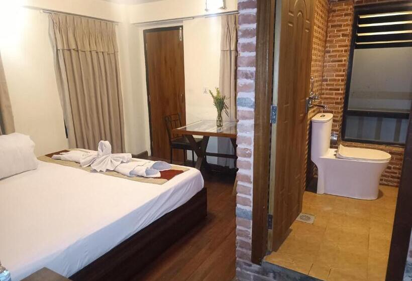 اتاق استاندارد با بالکن, Layaku Durbar