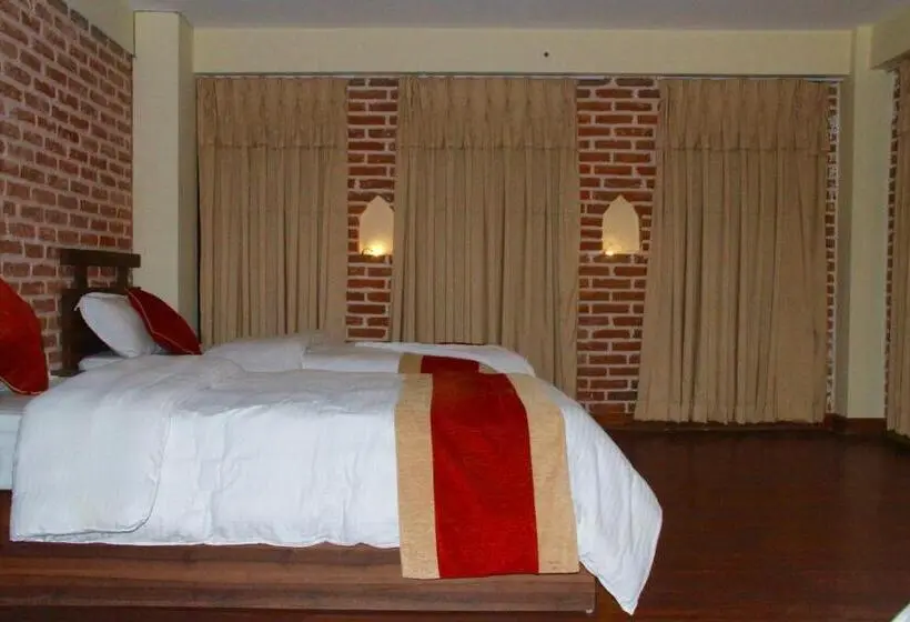 اتاق استاندارد یک نفره, Layaku Durbar