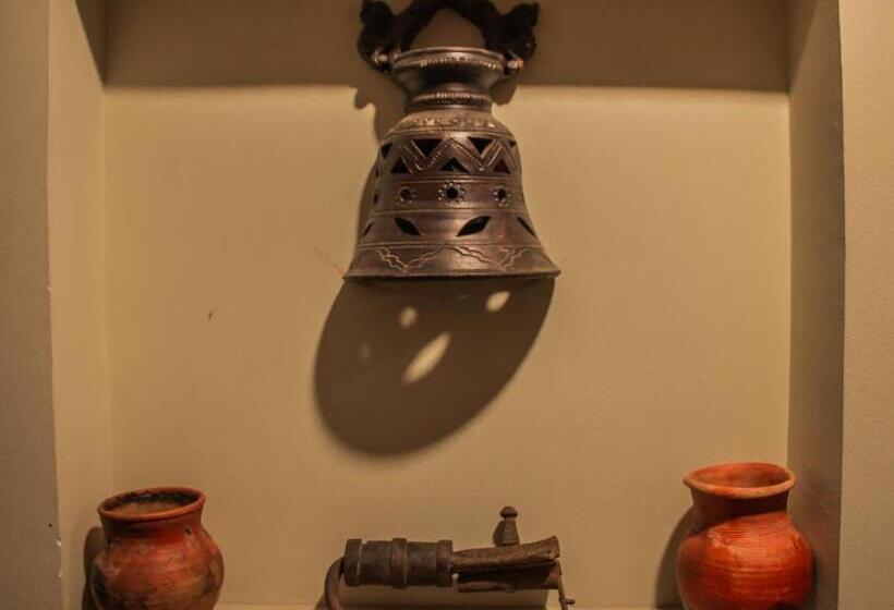 اتاق استاندارد یک نفره, Layaku Durbar