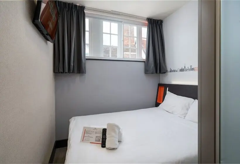 スタンダードルーム, Easyhotel Ipswich