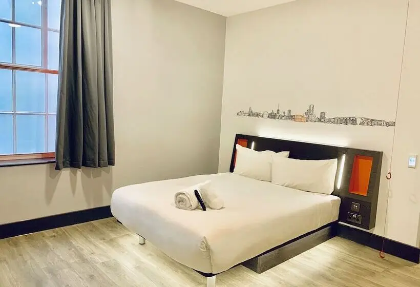 身障者適用スタンダードルーム, Easyhotel Ipswich