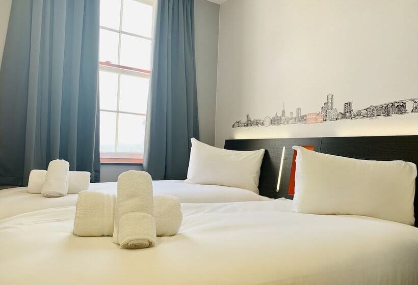Номер Стандарт, Easyhotel Ipswich