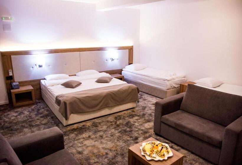 اتاق سوپریور, Emrovic Raj