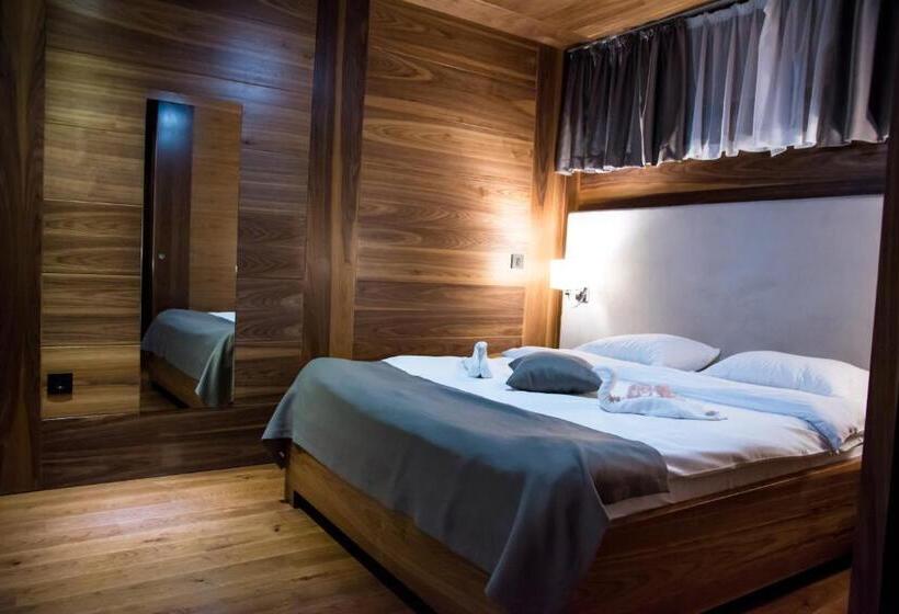 آپارتمان 1 خوابه همکف, Emrovic Raj