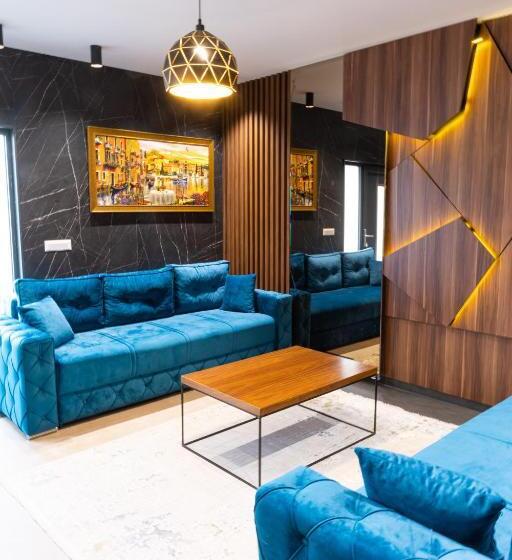 سوییت با استخر, Emrovic Raj