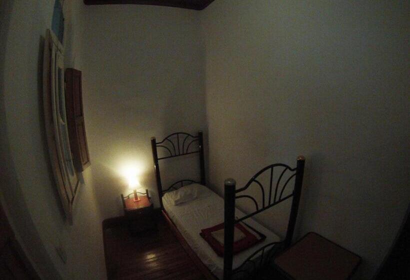 اتاق استاندارد یک تخته با سرویس بهداشتی مشترک, Hostelmo