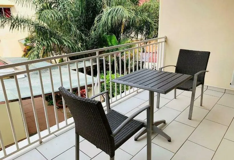 اتاق استاندارد با بالکن, Hôtel Appartement Meublé Les Flots Bleu