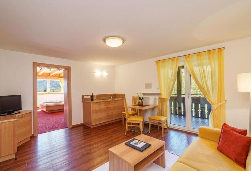 جناح جونيور مزوَّد بشرفة, Törggelehof