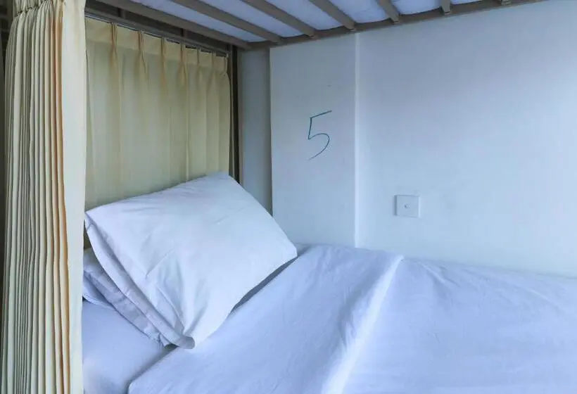 ルームシェアのワンベッド, Margarita Surf Hostel Canggu