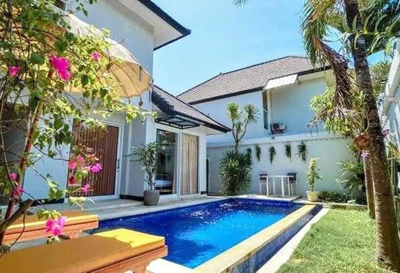 スリーベッドルーム ヴィラ, Margarita Surf Hostel Canggu