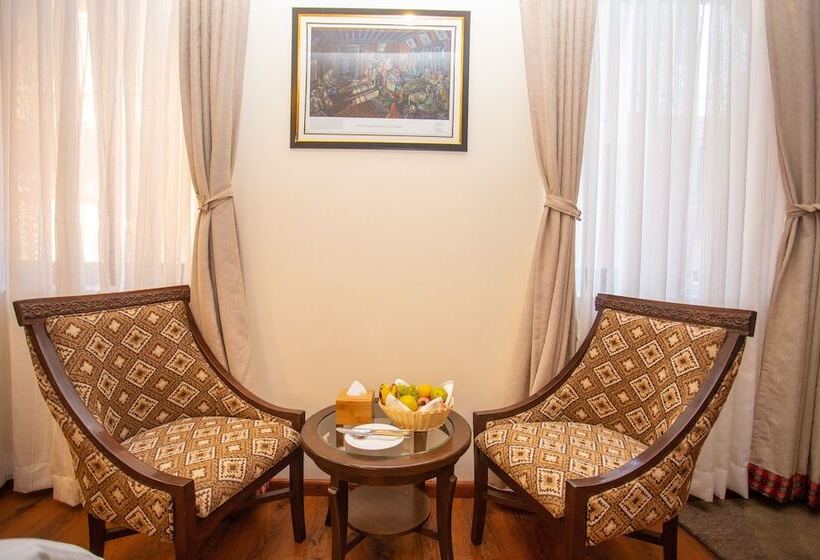 اتاق سوپریور با چشم‌انداز استخر, Pashupati Boutique Hotel & Spa