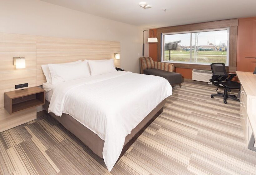 身障者適用スイートルーム, Holiday Inn Express & Suites   Auburn, An Ihg