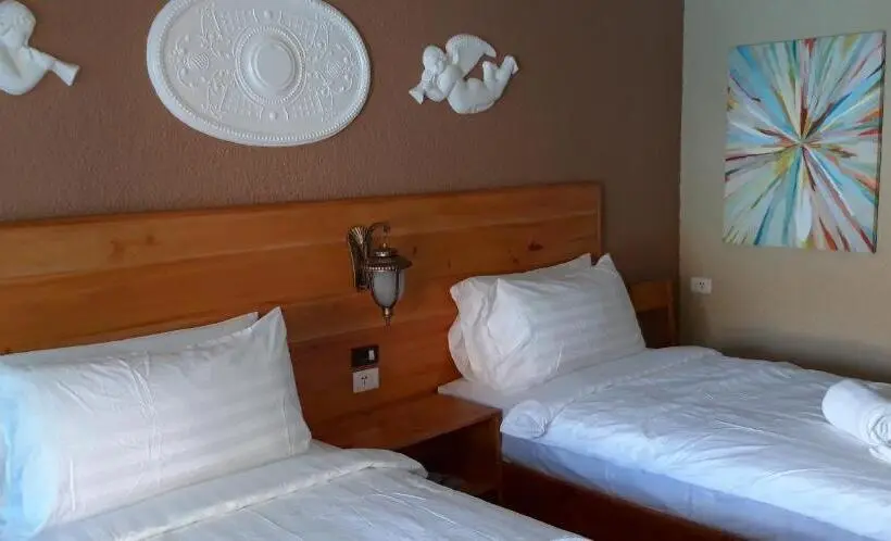 اتاق استاندارد با چشم‌انداز استخر, Roman Empire Panglao Boutique Resort