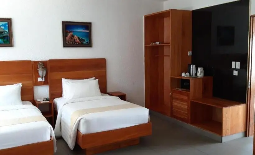 اتاق راحتی سه تخته, Roman Empire Panglao Boutique Resort