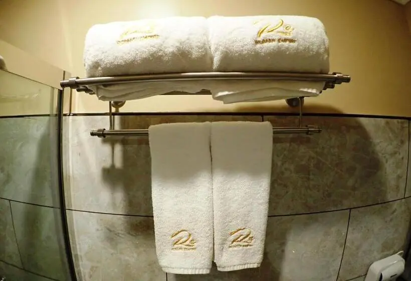 اتاق راحتی سه تخته, Roman Empire Panglao Boutique Resort
