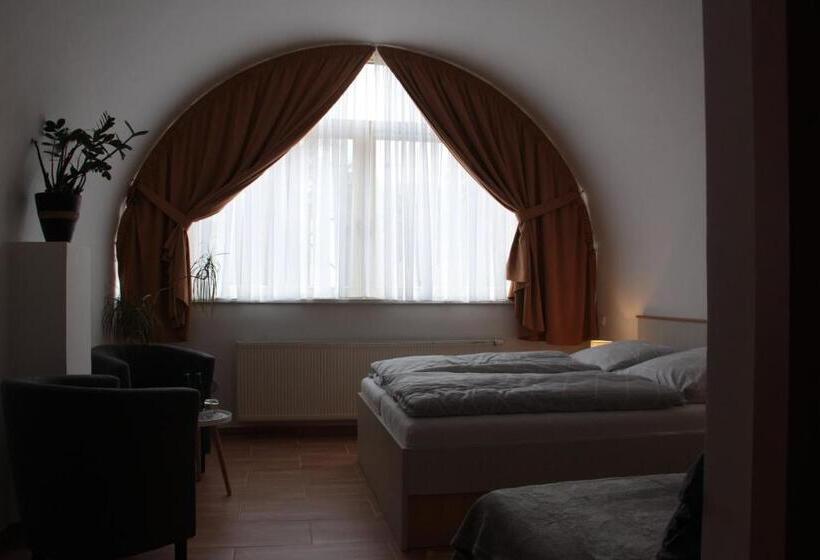 スタンダードトリプルルーム, Penzion U Pidly