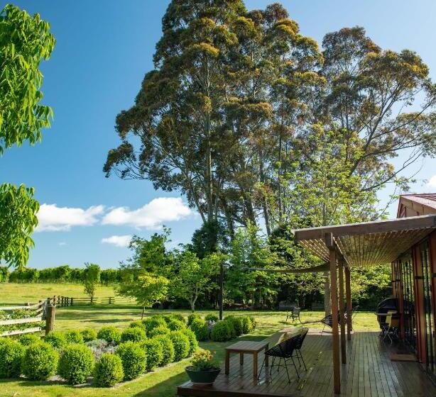 شقة غرفتين, River Road Retreat