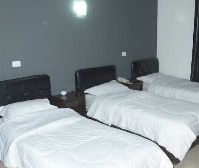 اتاق استاندارد سه نفره, Le Calife