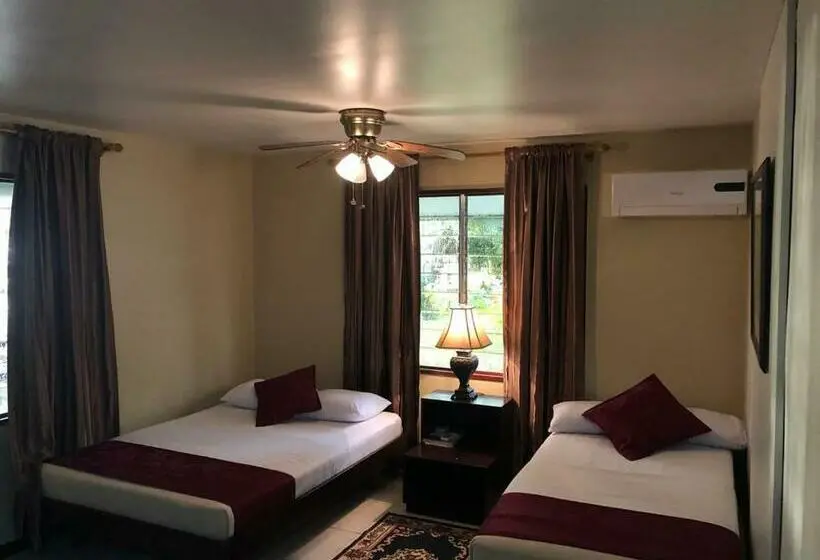 بانگلوی استاندارد, Overbridge River Resort