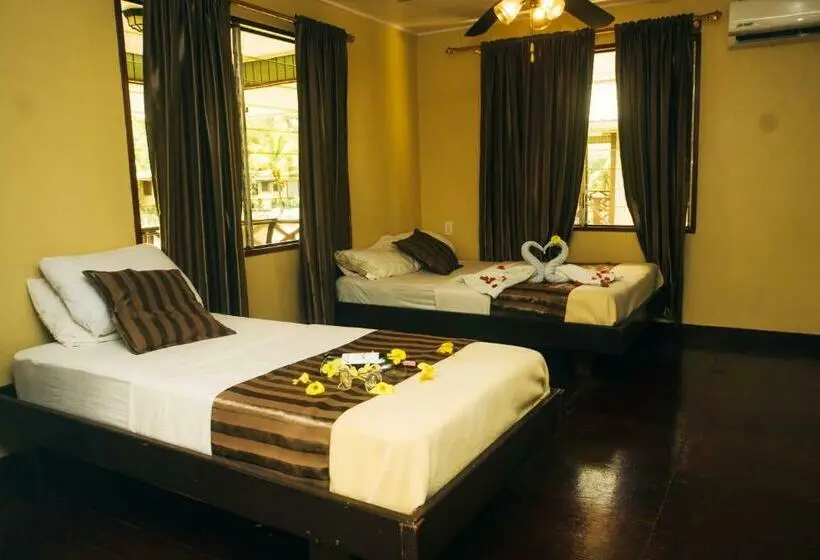 بانگلوی استاندارد 2 خوابه, Overbridge River Resort