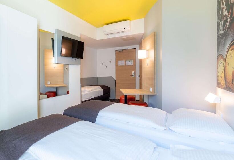 غرفة قياسية ثلاثية, B&b Hotel Stuttgart Zuffenhausen