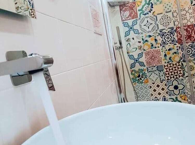 베이직 룸 더블 침대, Villa Cua