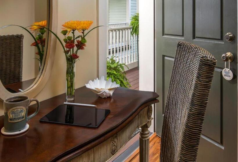 Pokój Standard z Balkonem, The Addison On Amelia