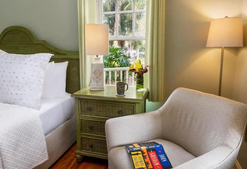 اتاق استاندارد با تخت بزرگ, The Addison On Amelia