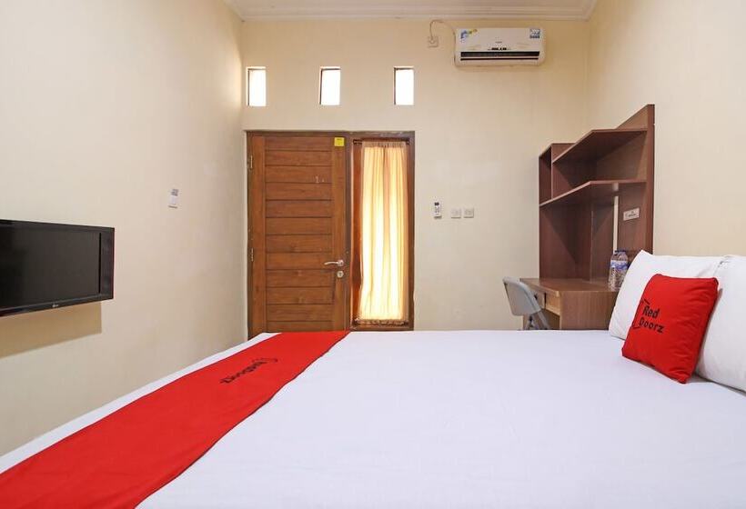 标准间, Reddoorz Near Hartono Mall 3