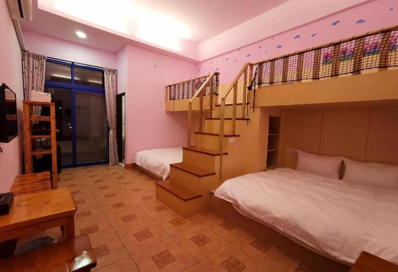 اتاق خانوادگی با چشم‌انداز باغ, Love Ocean & Happy Bay Homestay