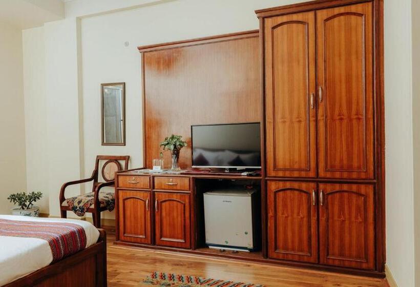 اتاق استاندارد با بالکن, Tise