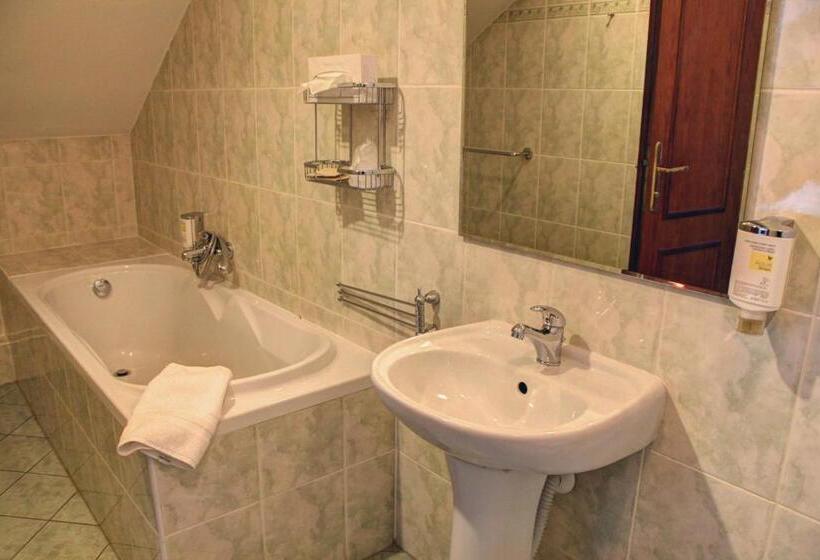 اتاق استاندارد با چشم‌انداز باغ, Birdie Pension & Wellness