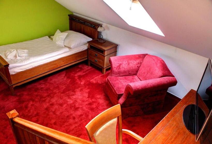 سوییت خانوادگی, Birdie Pension & Wellness