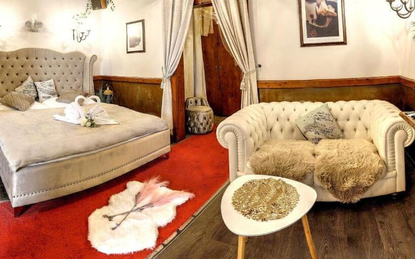 سوئیت با وان آب گرم, Birdie Pension & Wellness