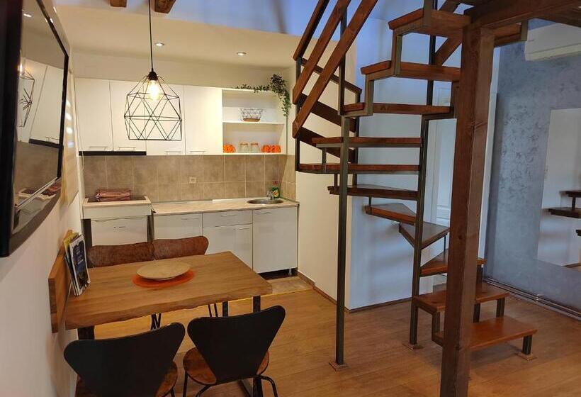 استودیوی استاندارد, Garden 022