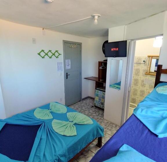 اتاق استاندارد چهار تخته, Mundo Da Lua Hostel