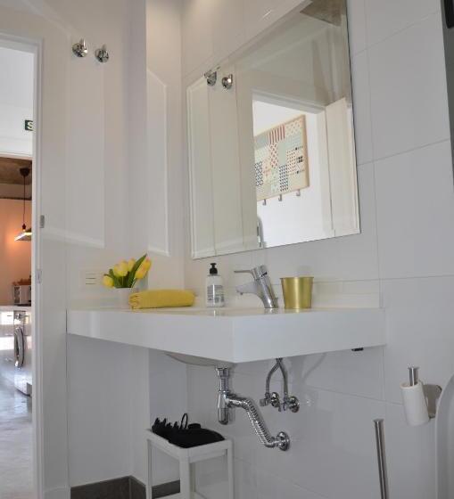 استودیوی استاندارد, Urban House Siurot 33