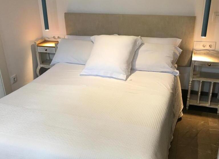 اتاق استاندارد, Urban House Siurot 33