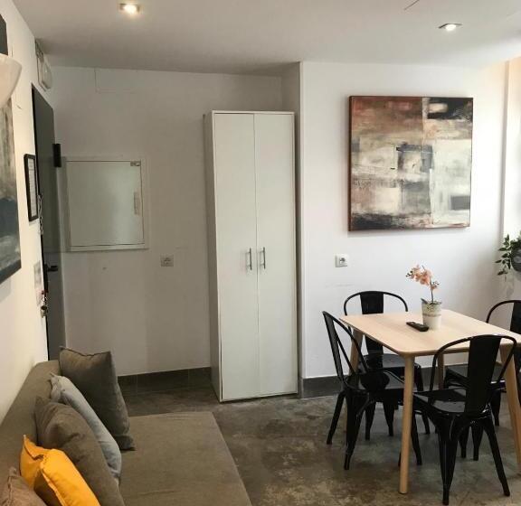 آپارتمان 1 خوابه, Urban House Siurot 33