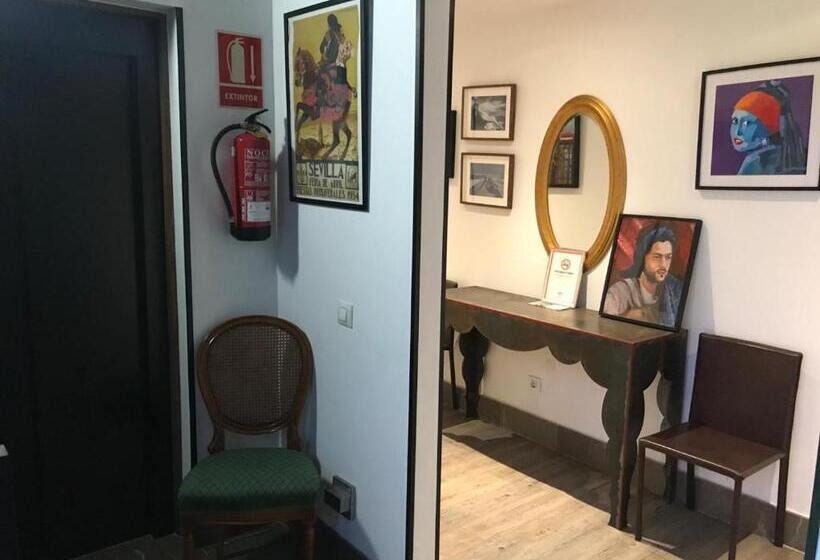 اتاق استاندارد, Urban House Siurot 33