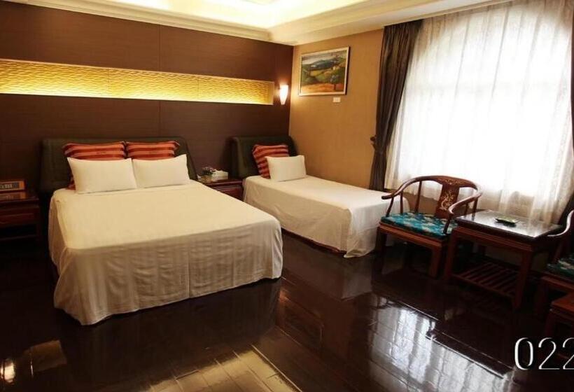 اتاق خانوادگی, Wunsin Motel