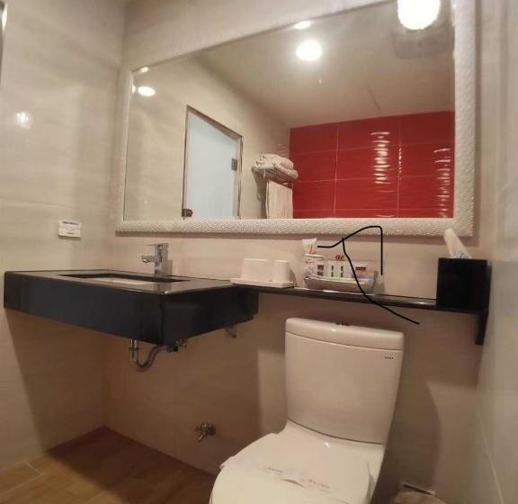 اتاق خانوادگی, Wunsin Motel